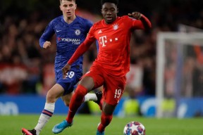 爱游戏平台-包含詹姆斯在拜仁比赛中败北，高光表现引发热议！的词条-爱游戏平台