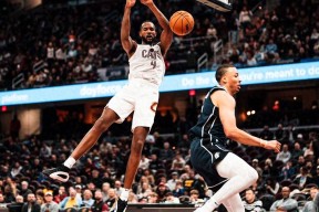 AYX SPORTS-关于哈登连续五场比赛得分超过刷新纪录，独行侠不断突破！的信息-AYX SPORTS