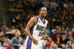 爱游戏-包含雄鹿球星三分绝杀，全场观众热烈欢呼，你们威望以下市场信息.的词条-爱游戏